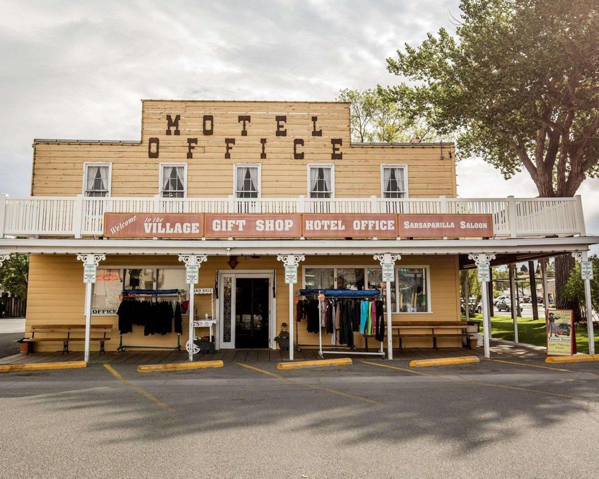 Comfort Inn At Buffalo Bill Village Resort Cody Luaran gambar